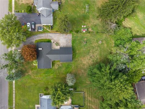 14421 Garden Street Burton OH 44021