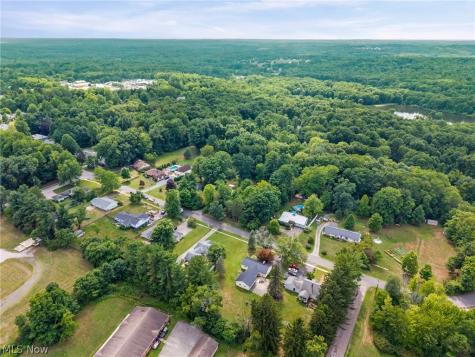 14421 Garden Street Burton OH 44021