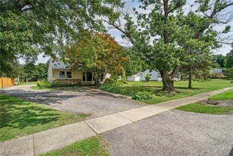 14421 Garden Street Burton OH 44021