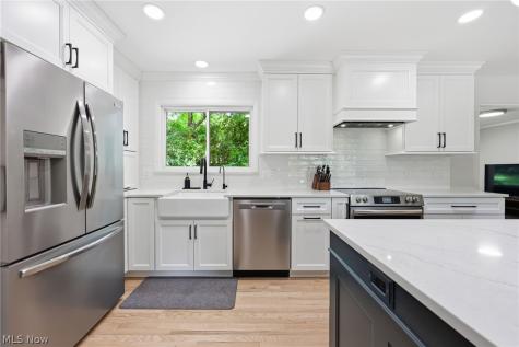 3031 Silverview Drive Silver Lake OH 44224