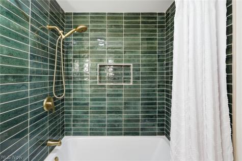 3031 Silverview Drive Silver Lake OH 44224