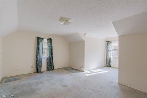 1004 Woodview Road Cleveland Heights OH 44121