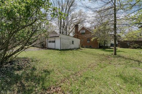 1004 Woodview Road Cleveland Heights OH 44121