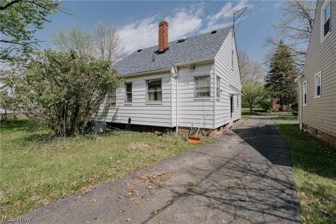 1004 Woodview Road Cleveland Heights OH 44121