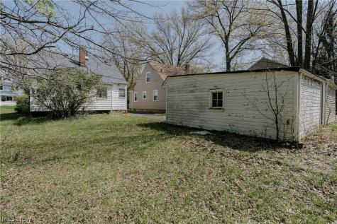 1004 Woodview Road Cleveland Heights OH 44121