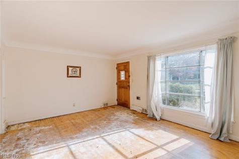 1004 Woodview Road Cleveland Heights OH 44121