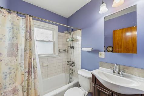 590 Bell Avenue Elyria OH 44035