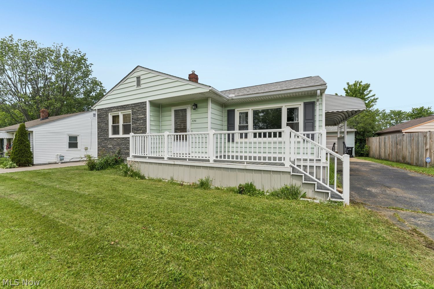 590 Bell Avenue Elyria OH 44035