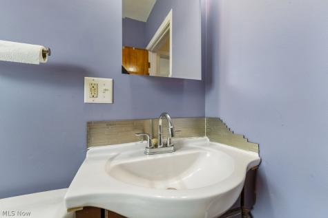 590 Bell Avenue Elyria OH 44035