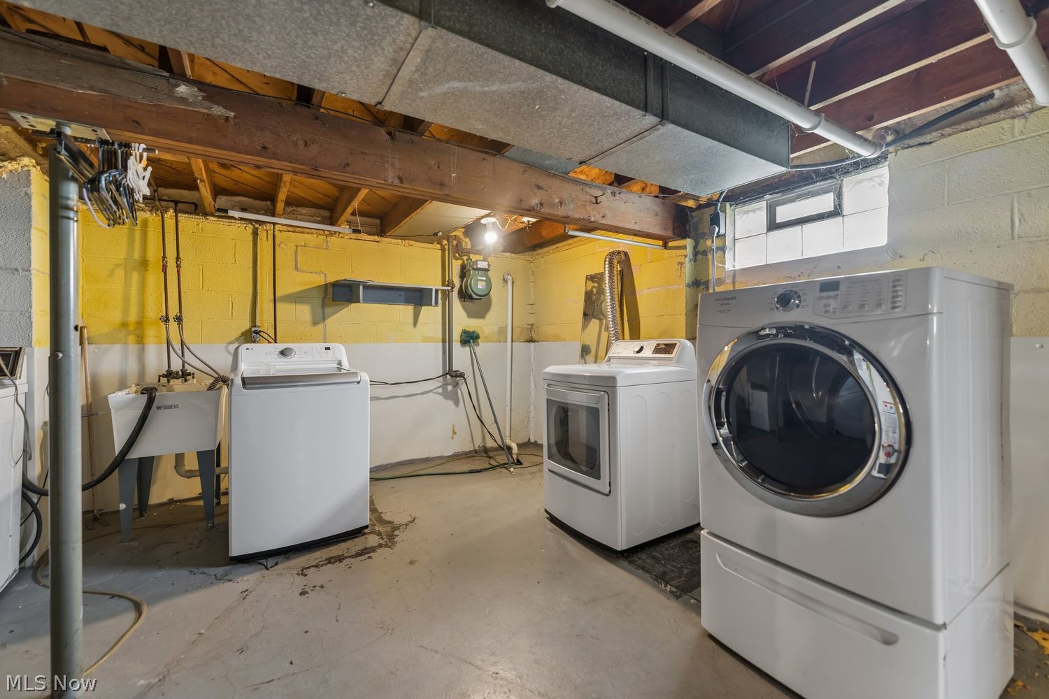 590 Bell Avenue Elyria OH 44035