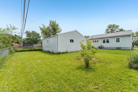 590 Bell Avenue Elyria OH 44035