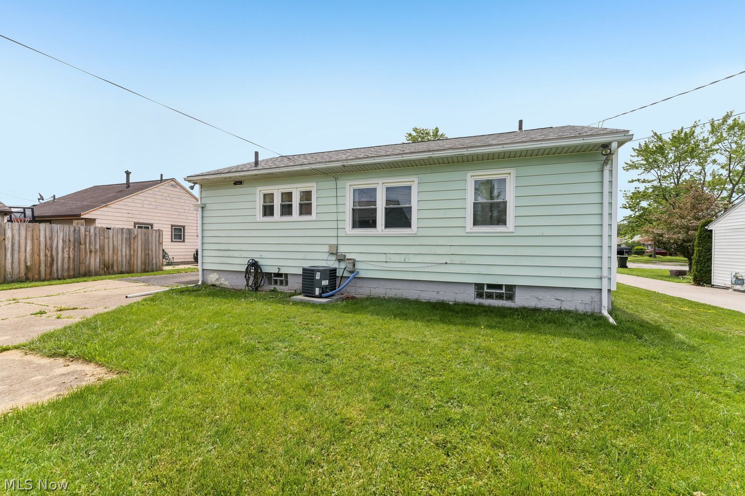590 Bell Avenue Elyria OH 44035