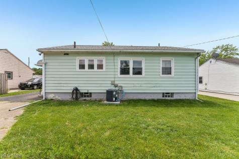 590 Bell Avenue Elyria OH 44035