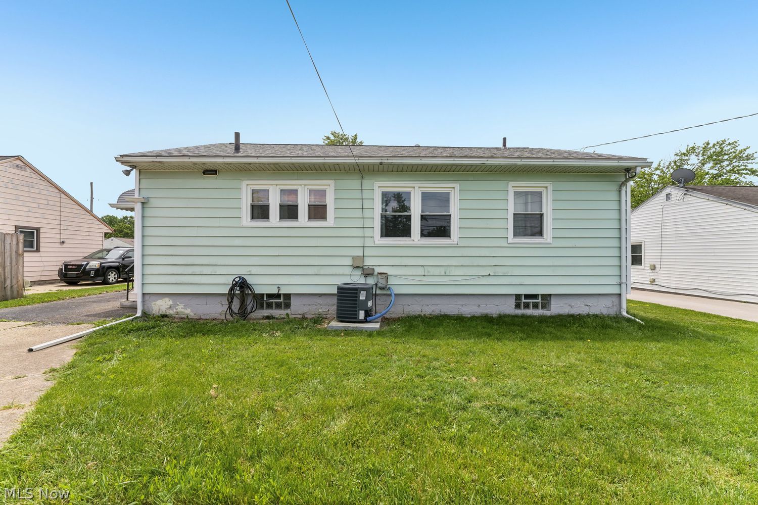 590 Bell Avenue Elyria OH 44035