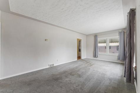 590 Bell Avenue Elyria OH 44035