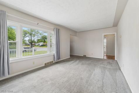 590 Bell Avenue Elyria OH 44035
