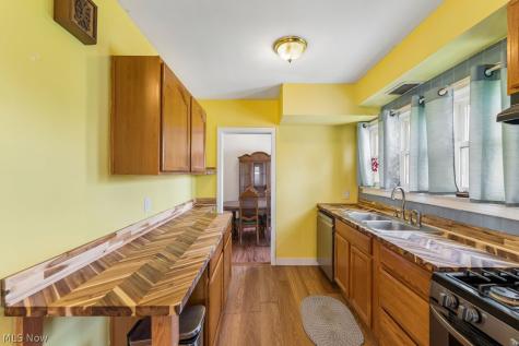 590 Bell Avenue Elyria OH 44035