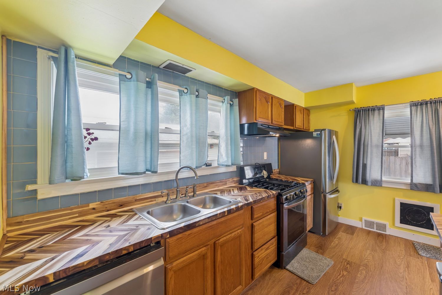 590 Bell Avenue Elyria OH 44035