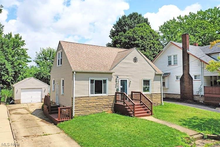 955 Glenwood Street NE Warren OH 44483