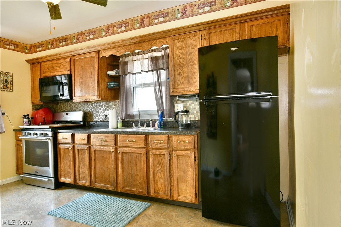955 Glenwood Street NE Warren OH 44483