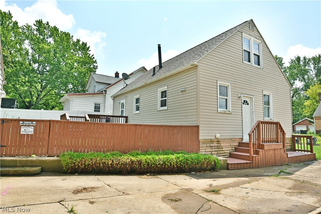 955 Glenwood Street NE Warren OH 44483