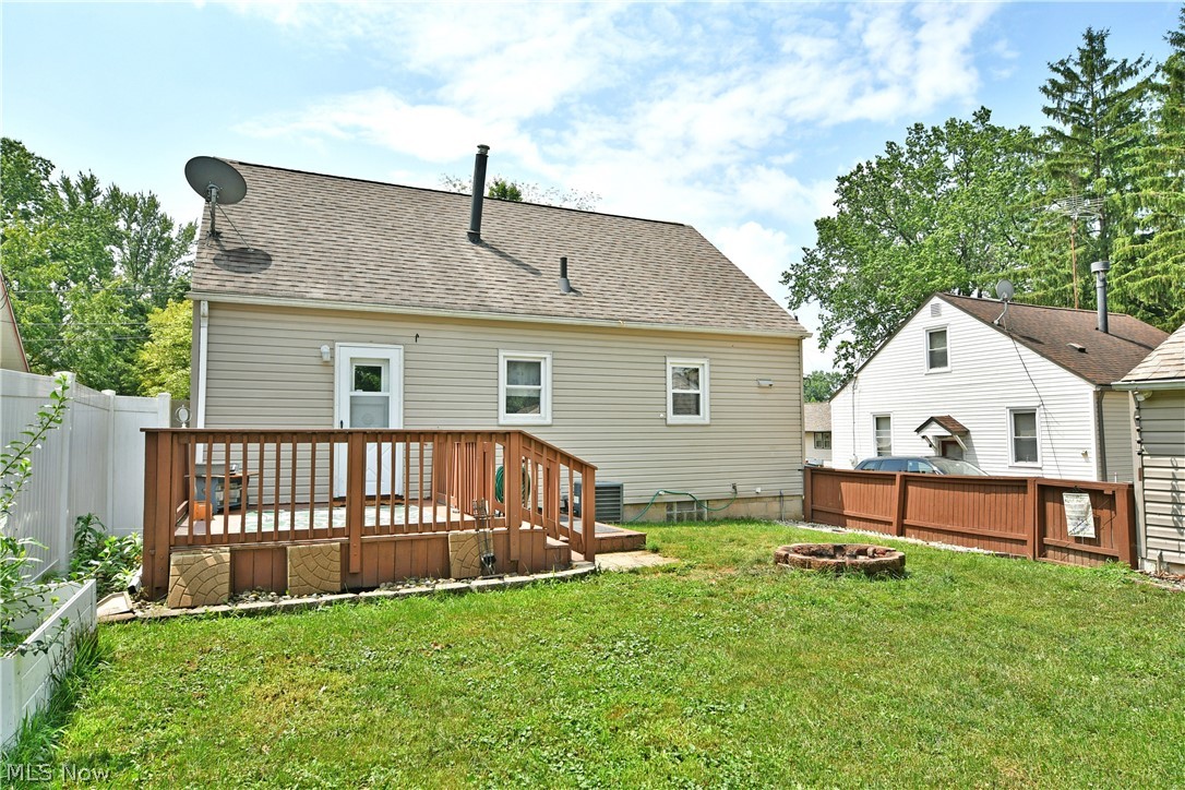 955 Glenwood Street NE Warren OH 44483