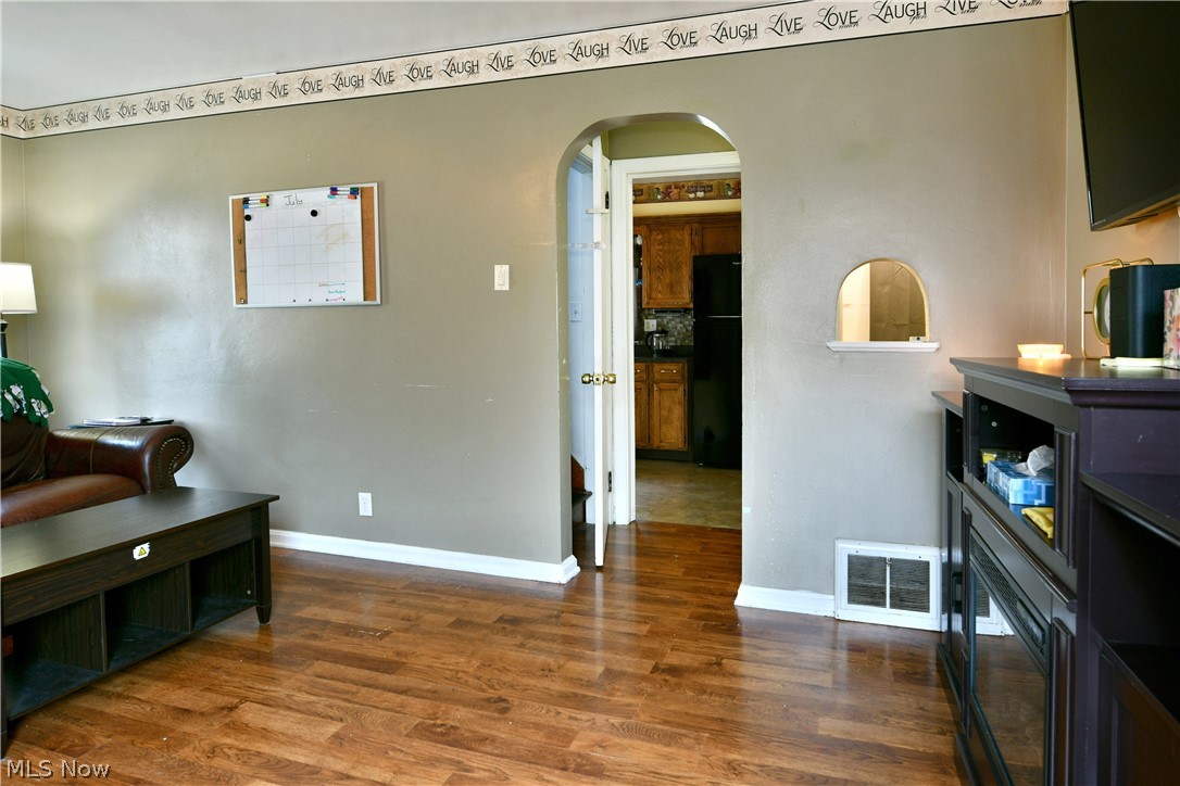 955 Glenwood Street NE Warren OH 44483
