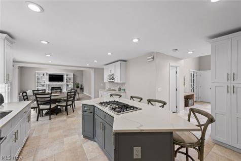 5045 Crofton Avenue Solon OH 44139