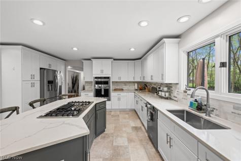 5045 Crofton Avenue Solon OH 44139