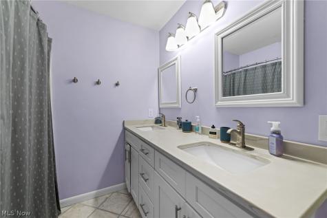5045 Crofton Avenue Solon OH 44139