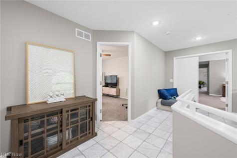 5045 Crofton Avenue Solon OH 44139