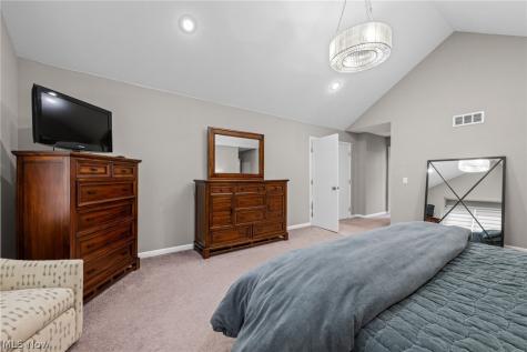 5045 Crofton Avenue Solon OH 44139