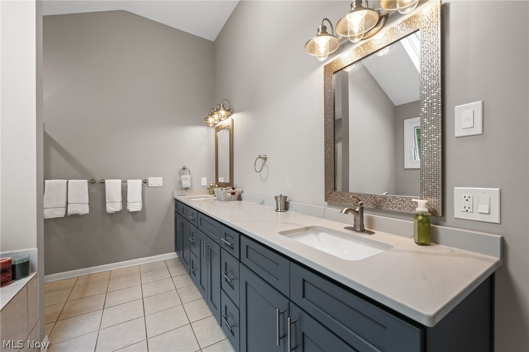 5045 Crofton Avenue Solon OH 44139