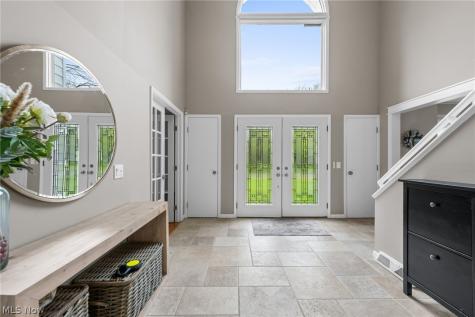 5045 Crofton Avenue Solon OH 44139