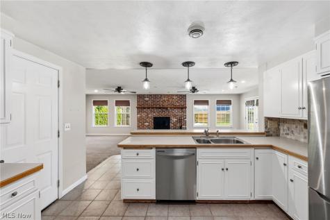 4845 Redwood Drive Sheffield Lake OH 44054