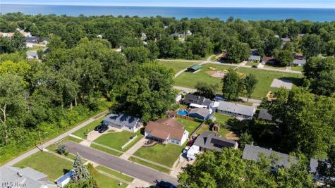 4845 Redwood Drive Sheffield Lake OH 44054