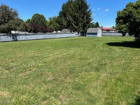 5523 Brewton Avenue NW Canal Fulton OH 44614