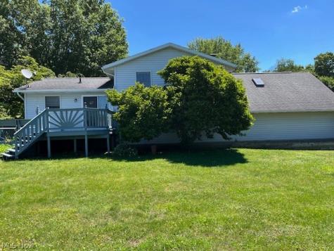 5523 Brewton Avenue NW Canal Fulton OH 44614