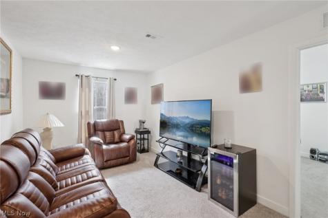 110 Harvest Way Elyria OH 44035