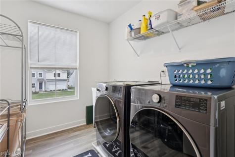 110 Harvest Way Elyria OH 44035