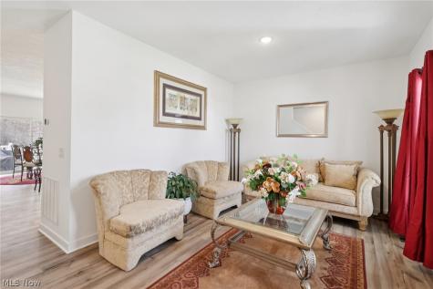 110 Harvest Way Elyria OH 44035