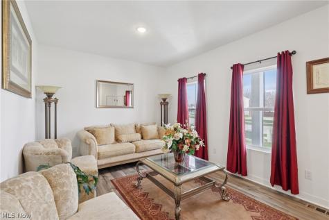 110 Harvest Way Elyria OH 44035