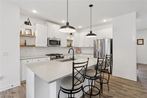 110 Harvest Way Elyria OH 44035