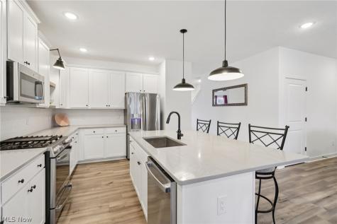 110 Harvest Way Elyria OH 44035