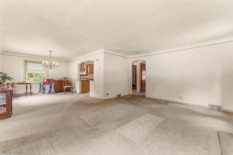 7506 Briarcliff Parkway Middleburg Heights OH 44130