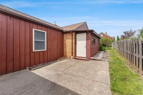 7506 Briarcliff Parkway Middleburg Heights OH 44130