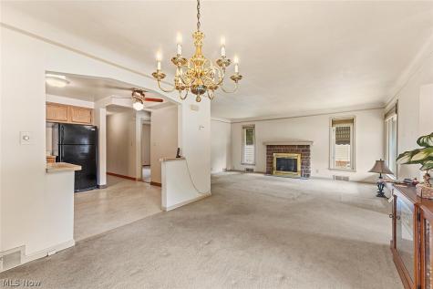 7506 Briarcliff Parkway Middleburg Heights OH 44130
