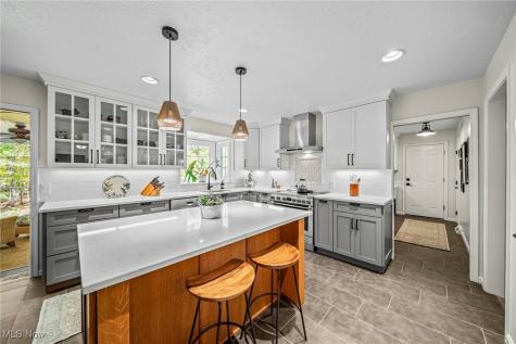 8725 Quail Circle Willoughby OH 44094