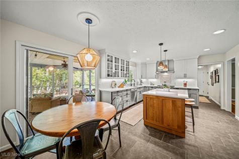 8725 Quail Circle Willoughby OH 44094