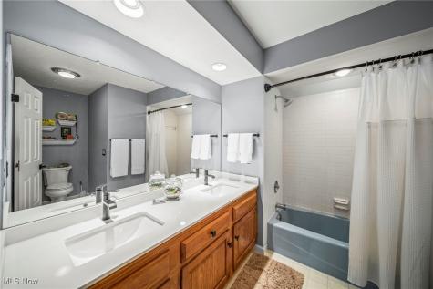 8725 Quail Circle Willoughby OH 44094